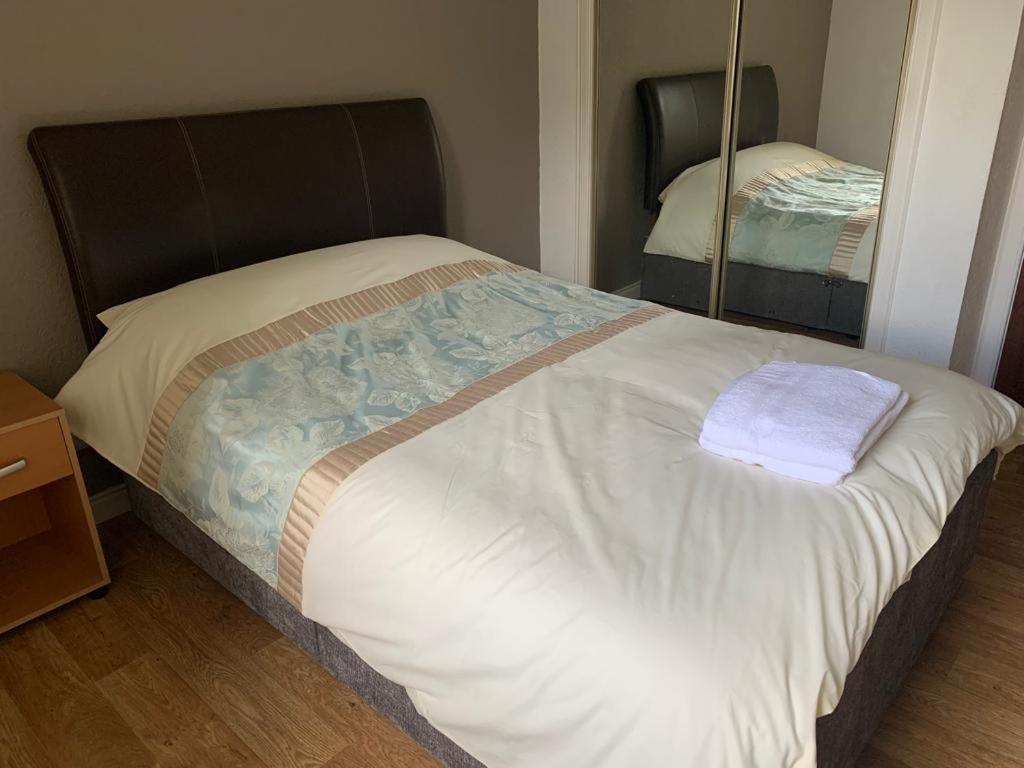2 Bedroom Central Apartment Edinburgh Luaran gambar